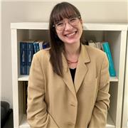 Abilitato all’esercizio della professione forense impartisce lezioni di diritto